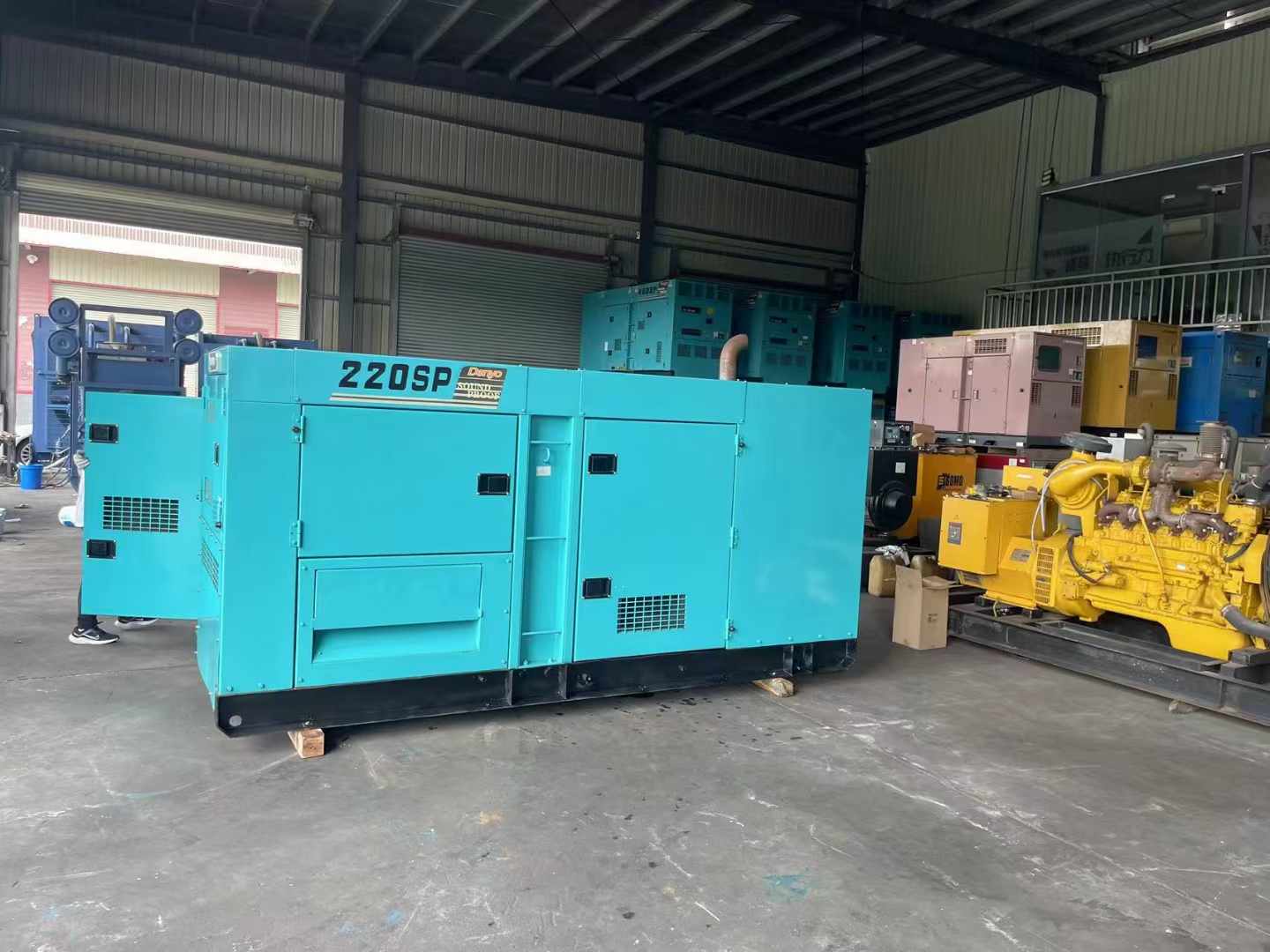 宜兴800kW 柴油发电机的输出电流波动范围是多少？