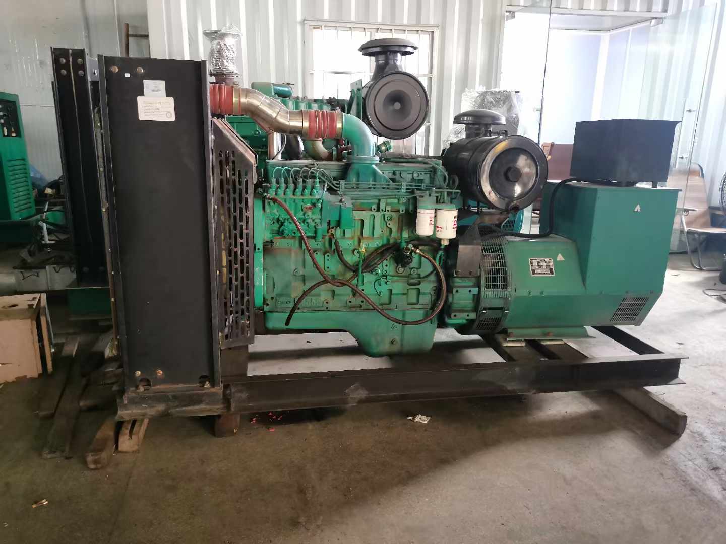 宜兴发电机租赁如何确定电缆的承载电流是否在安全范围内？